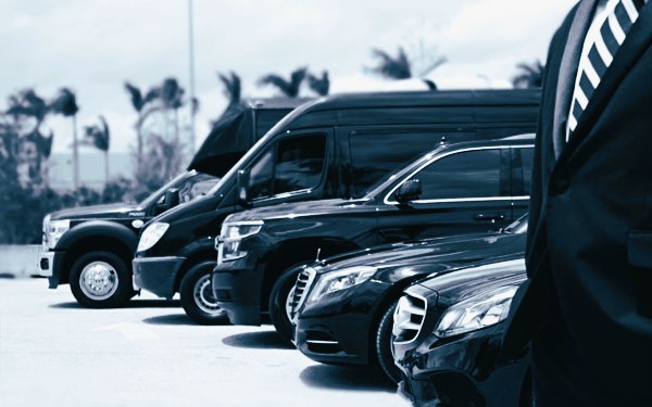 Premium sedans and maxi cabs for small and large groups